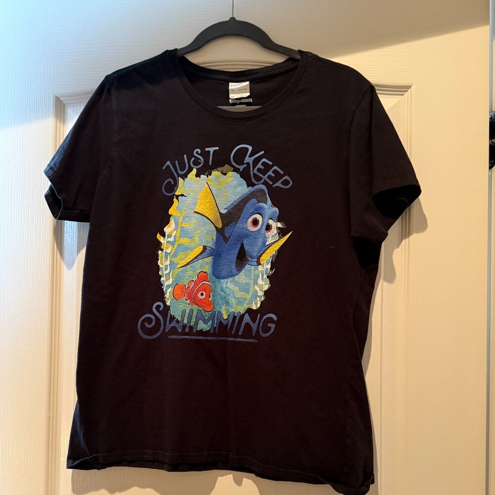 Pixar | Finding Nemo "Just Keep Swimming" T-shirt | Black | Size: XL
